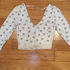 Long sleeve crop top